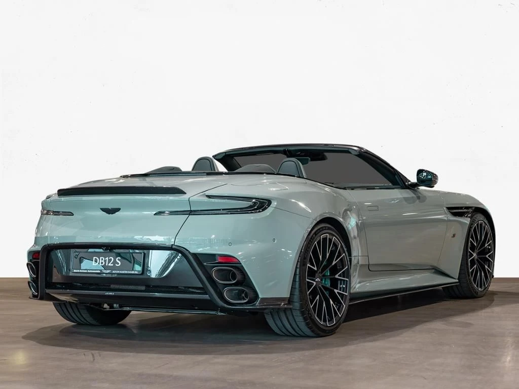 Aston Martin-DB12-image-24