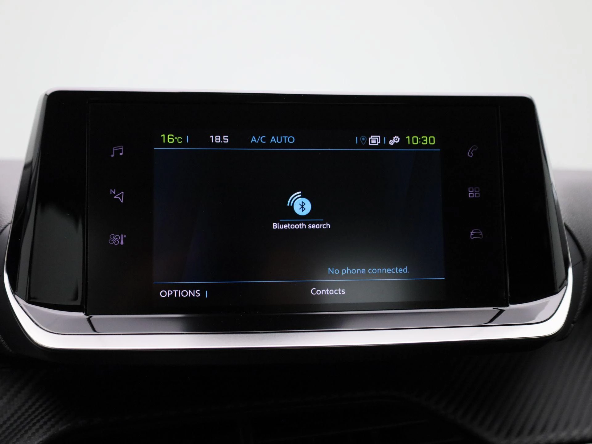 Peugeot-e-208-image-19