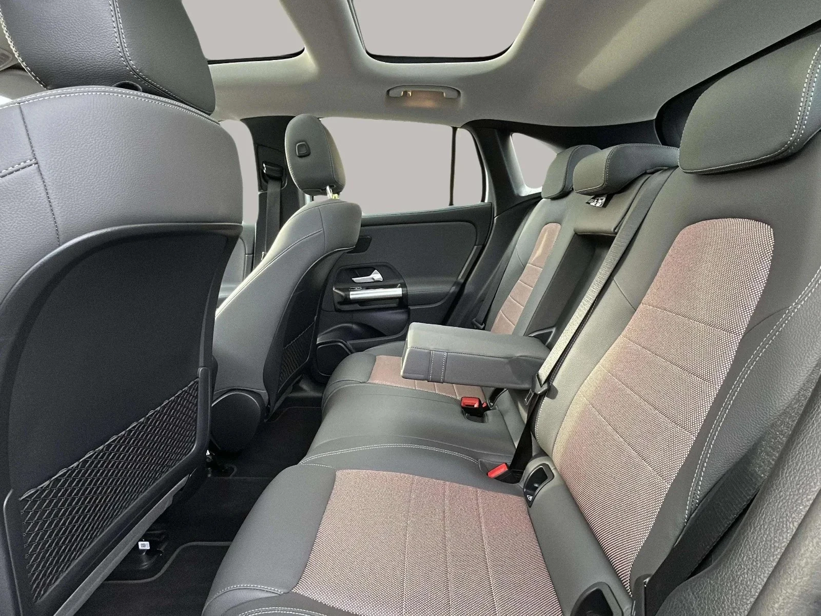 Mercedes-Benz-EQA-image-13