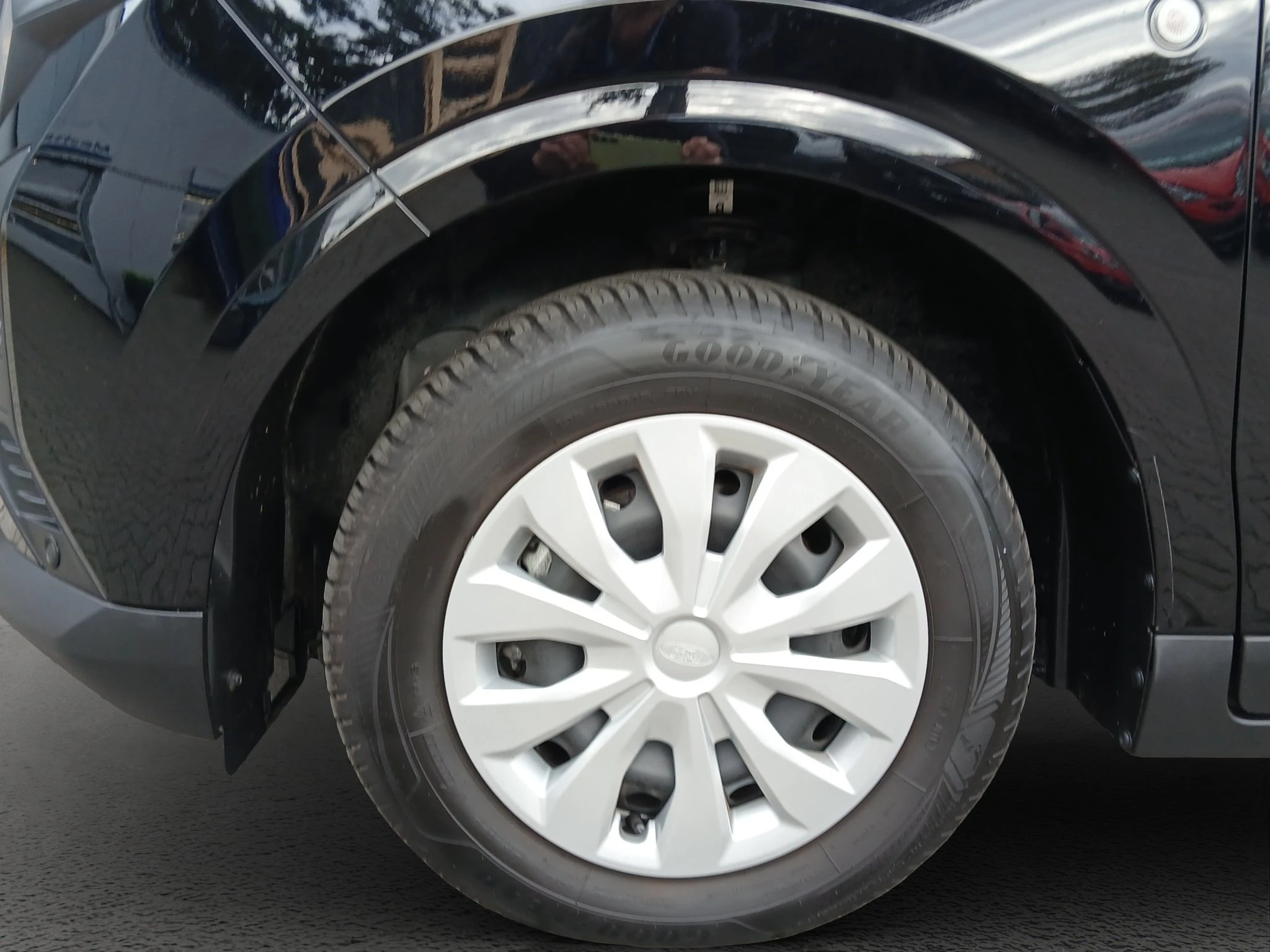 Ford-Tourneo Courier-image-8