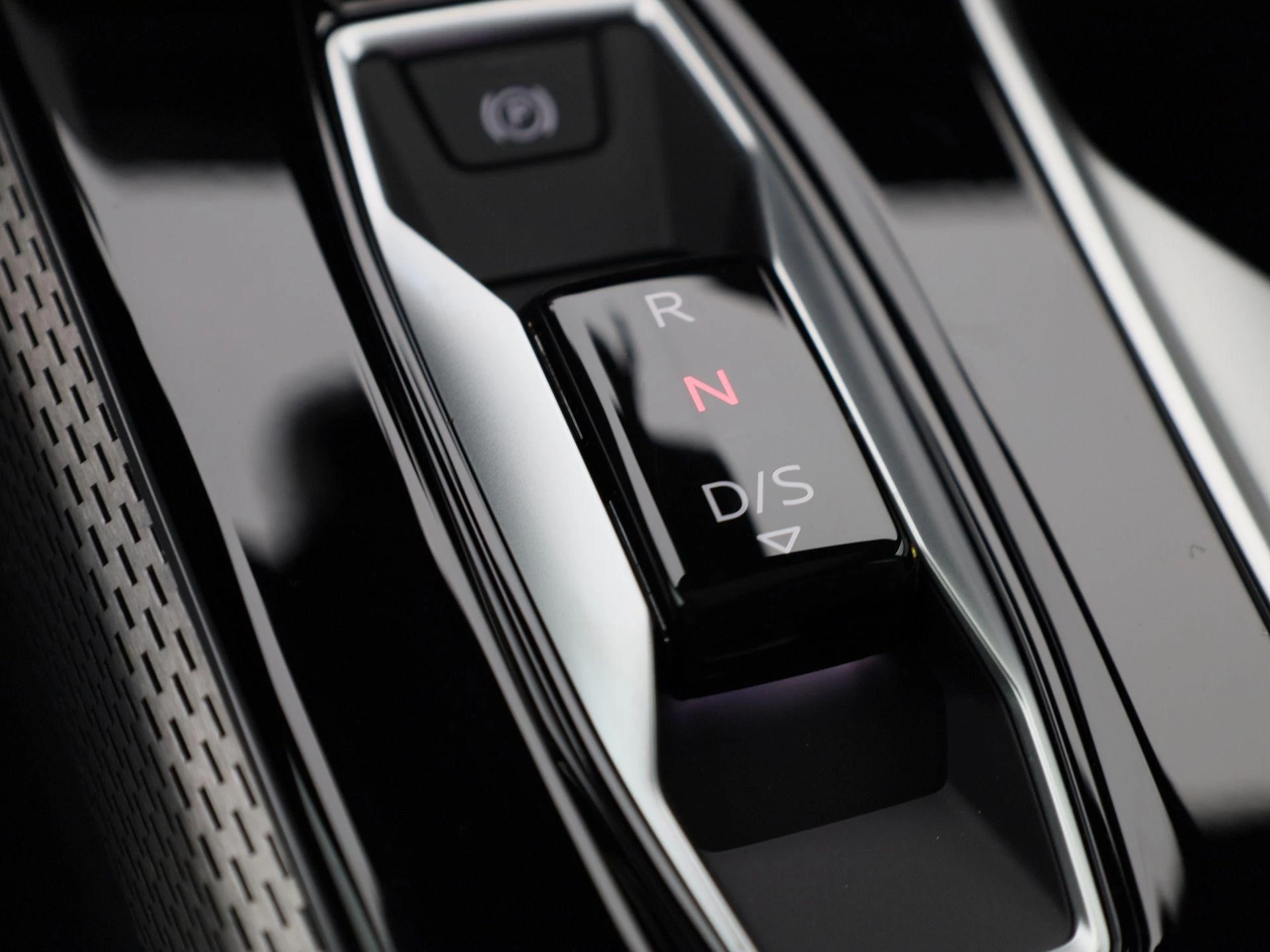 Audi A6 Avant 2.0 e-hybrid quattro S edition 299 PK