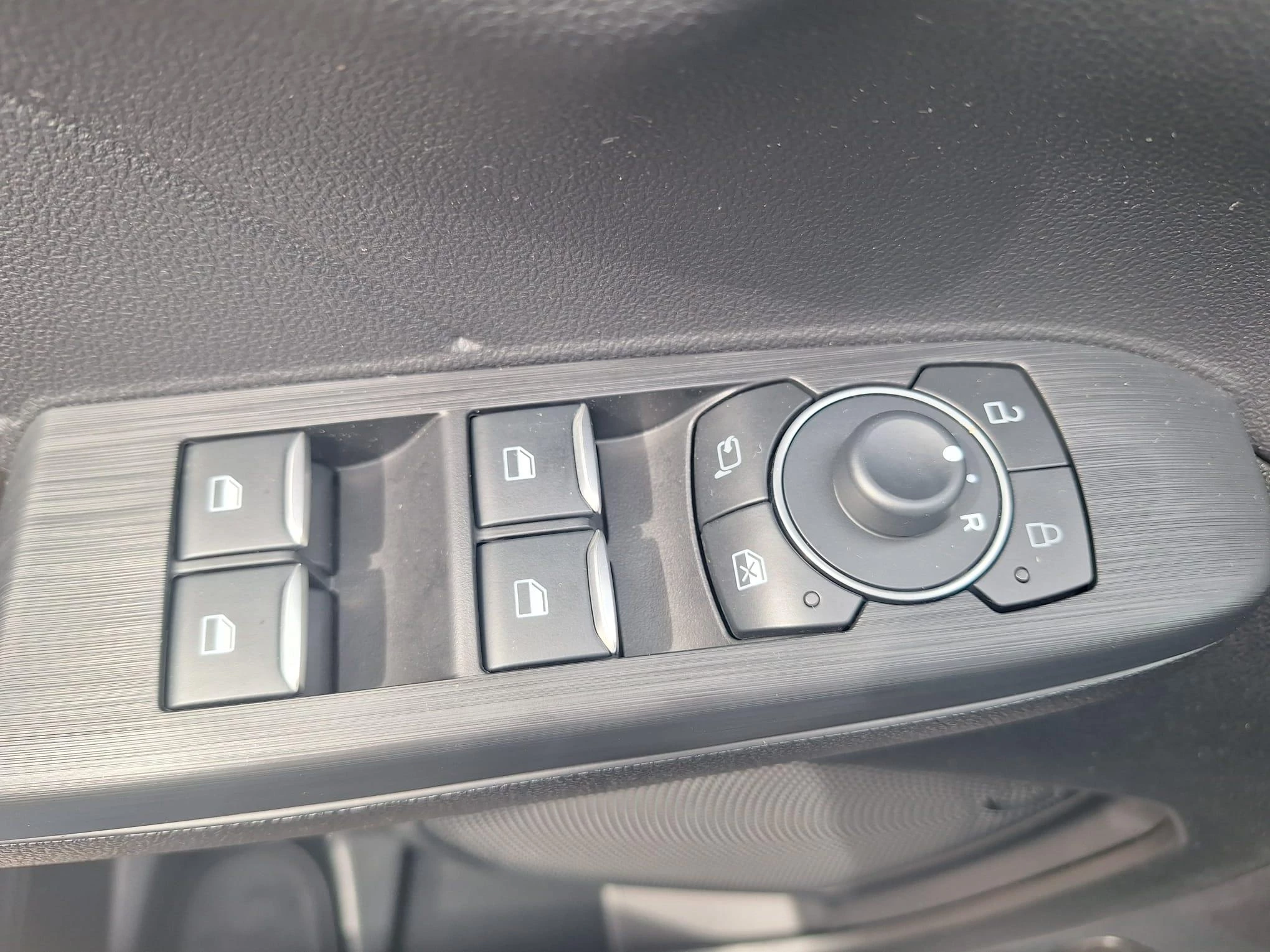 Ford-Kuga-image-19