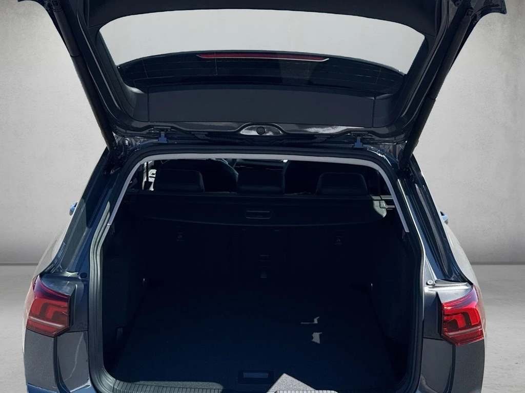 Volkswagen-Golf-image-4