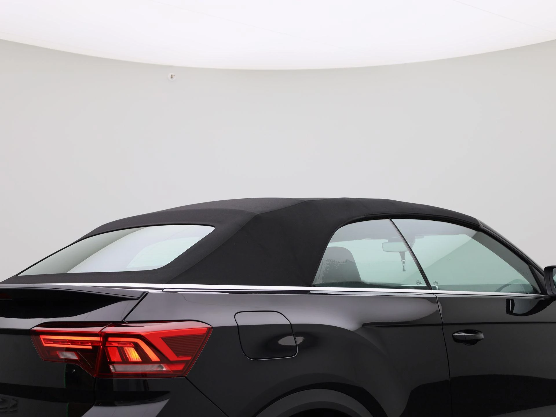 Volkswagen-T-Roc-image-36