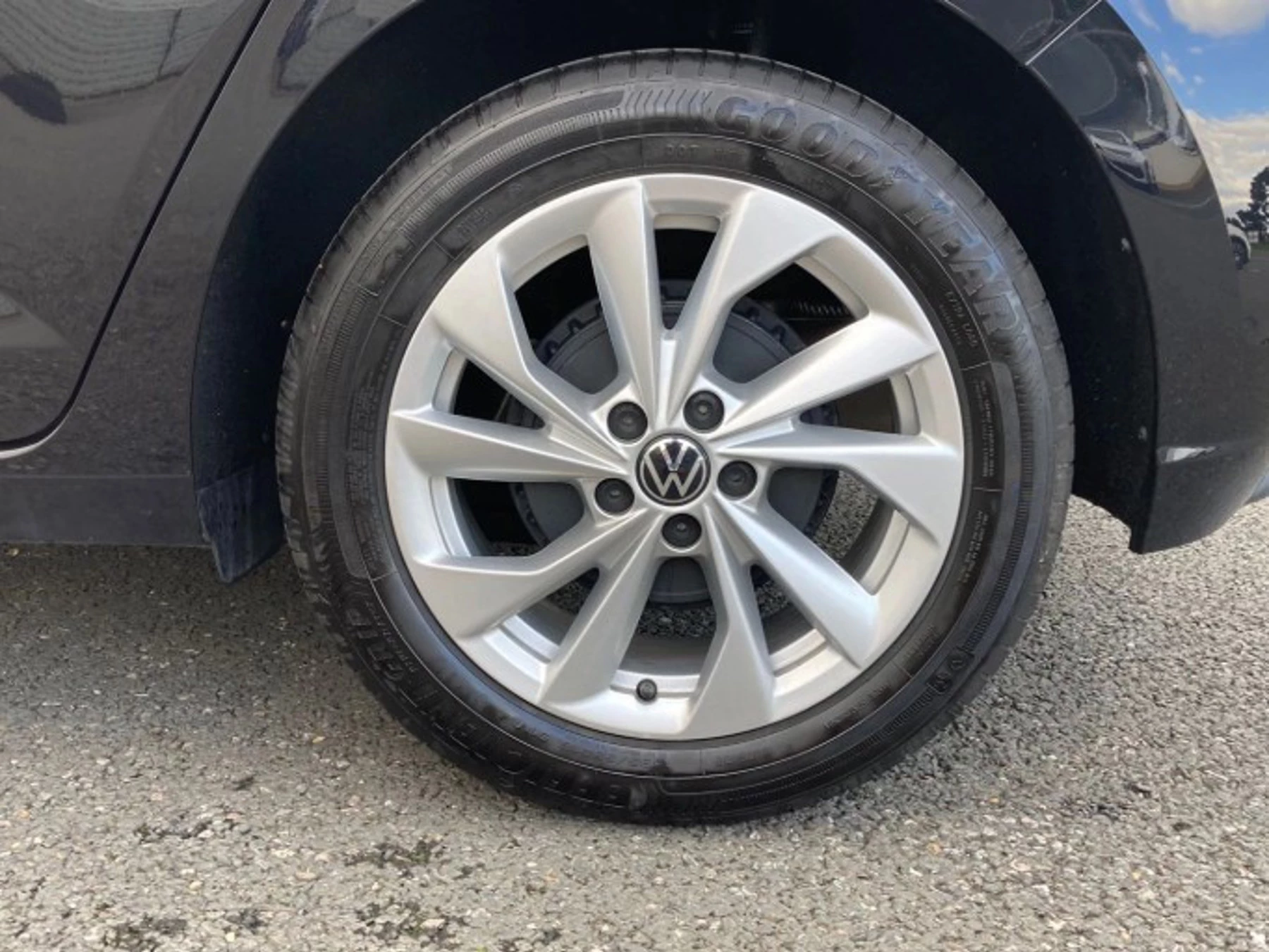 Volkswagen-Polo-image-4