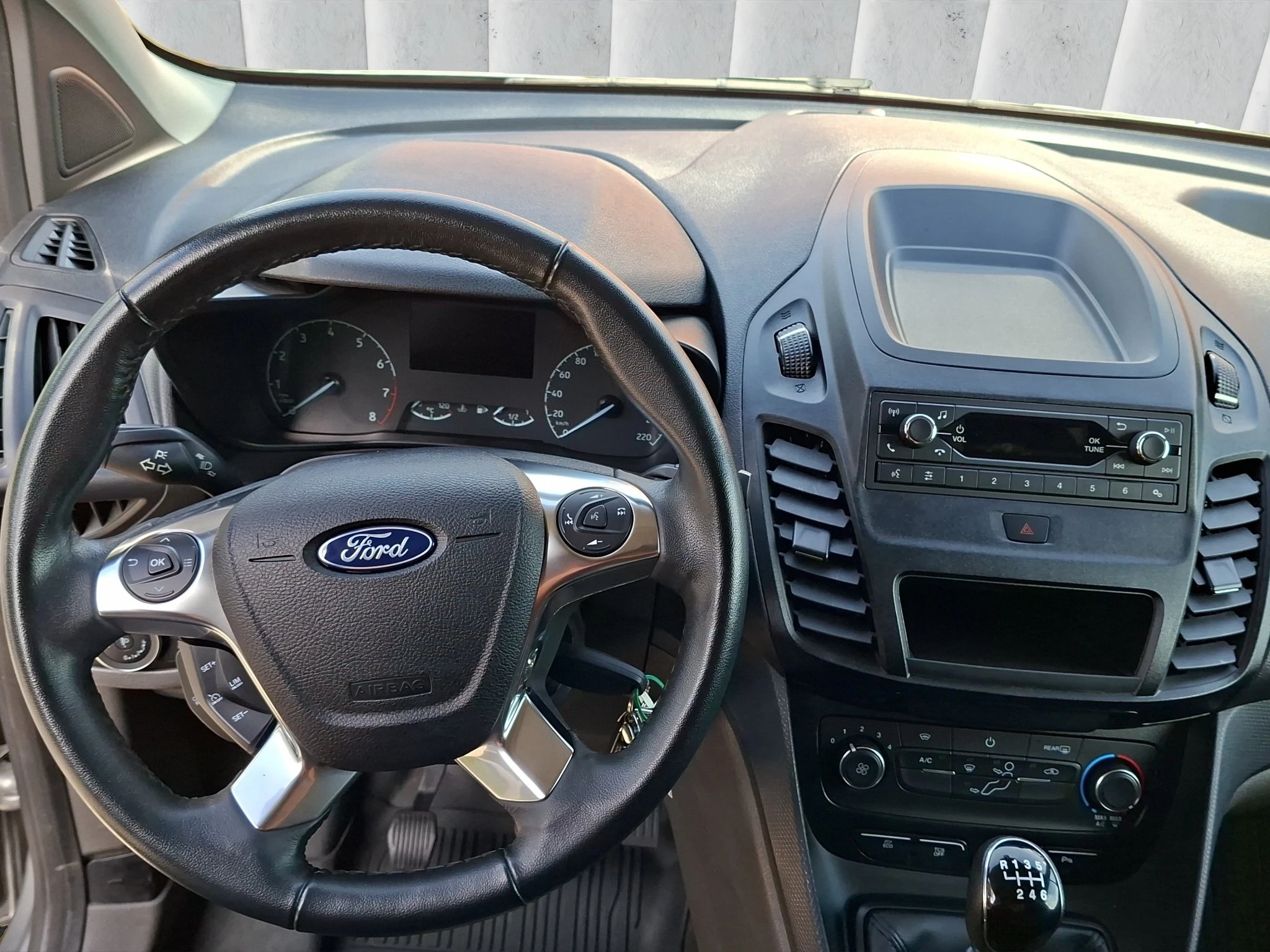 Ford-Transit Connect-image-11
