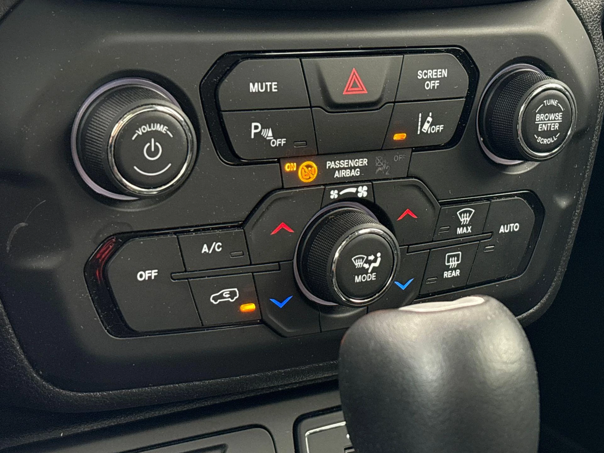 Jeep-Renegade-image-14