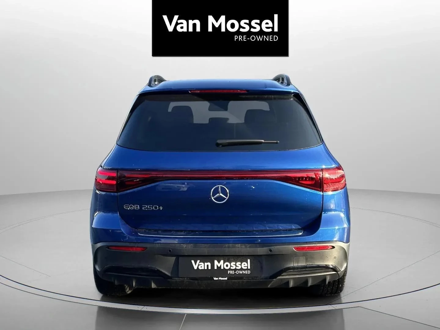 Mercedes-Benz-EQB-image-5