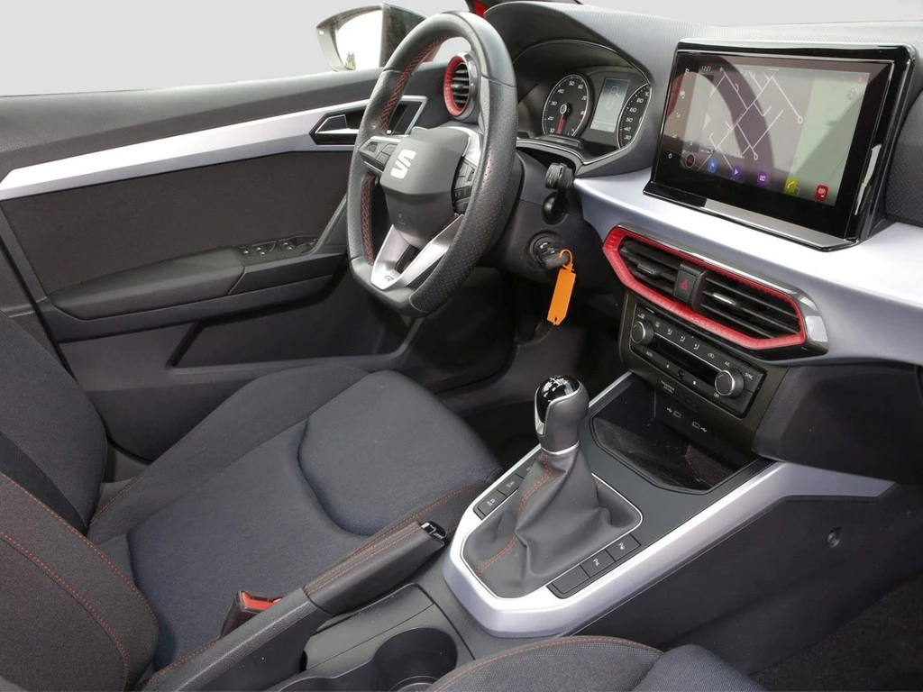SEAT Arona 1.0 TSI FR 17" Navi+Full Link LED RFK+PDC