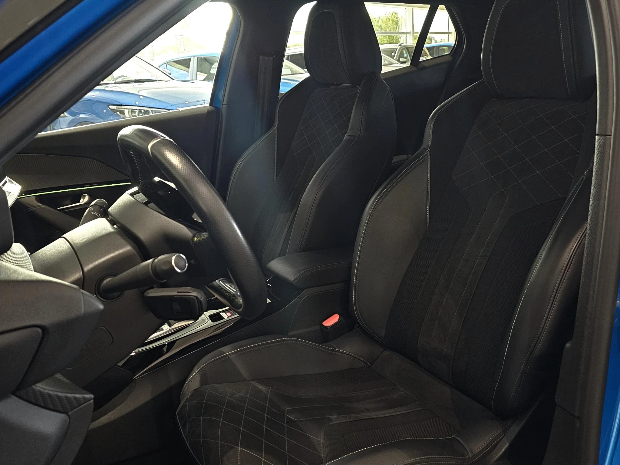 Peugeot-e-2008-image-10