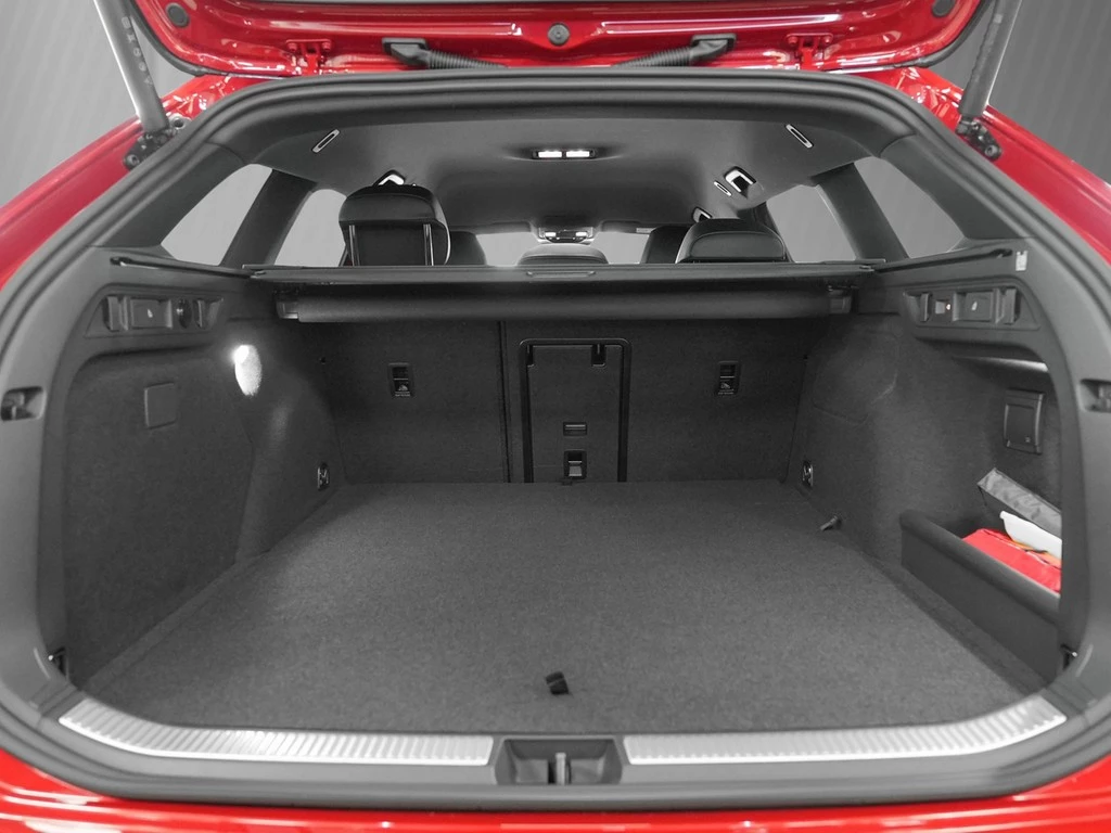 Volkswagen Passat R-Line 0,5% eHybrid BlackStyle AHK elHeck