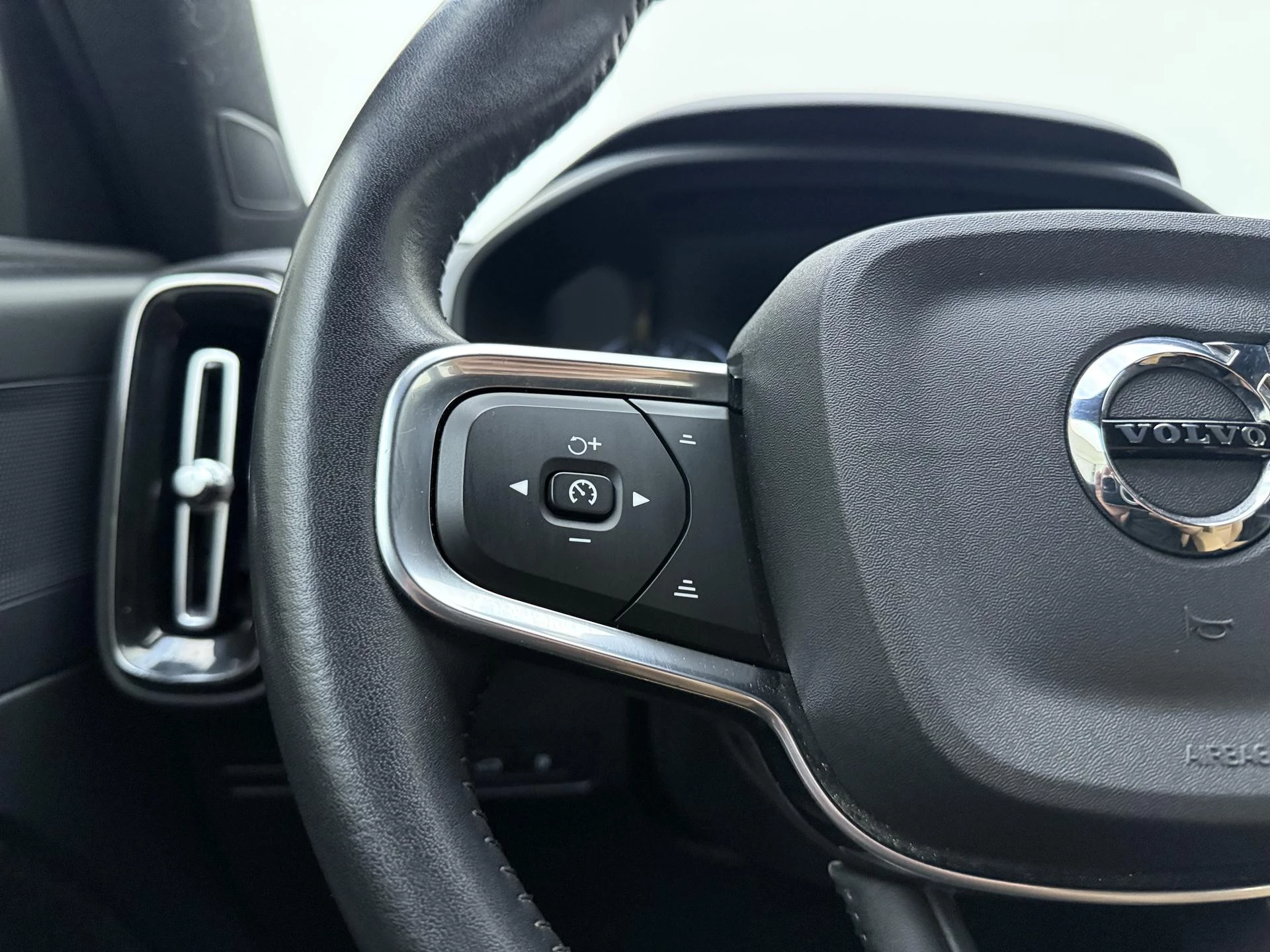 Volvo-XC40-image-18