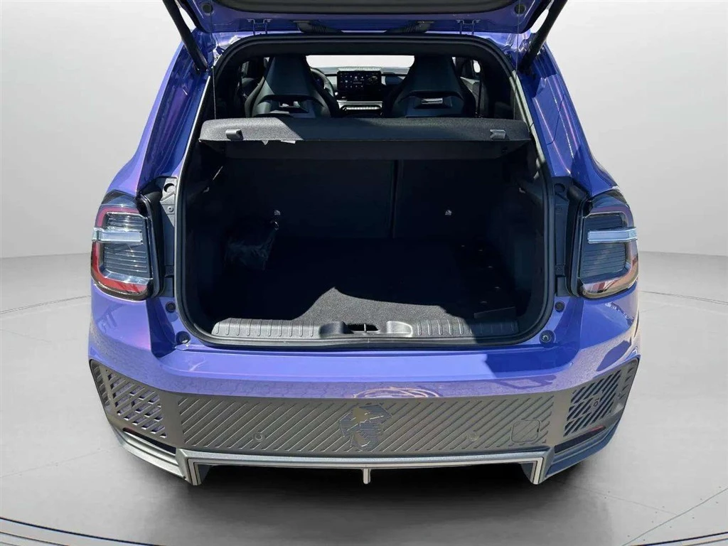 Abarth-600e-image-22