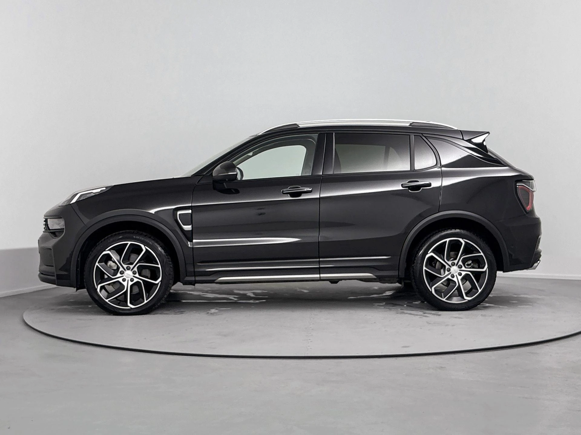 Lynk & Co-01-image-1