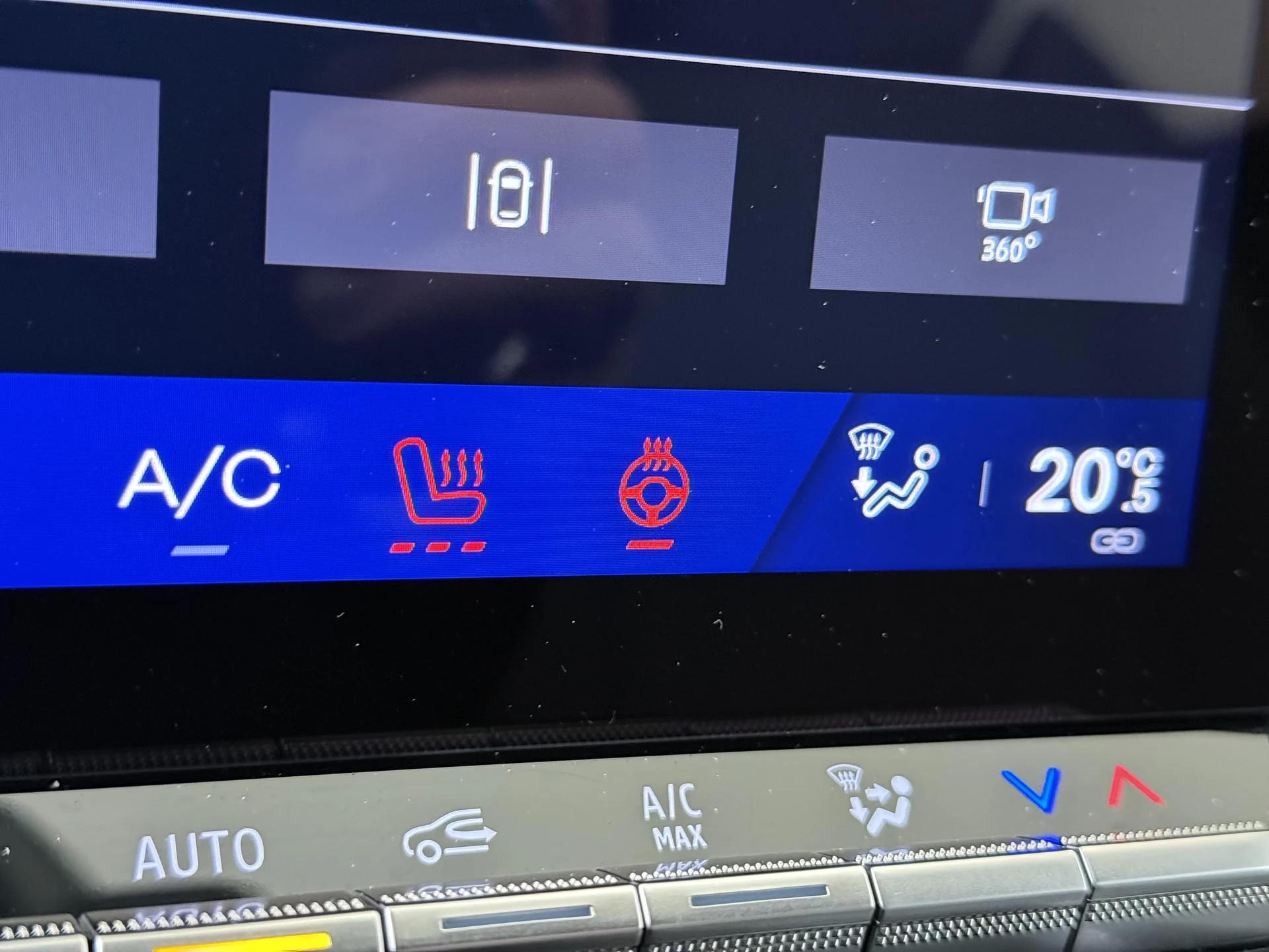 Renault-Megane E-Tech-image-25