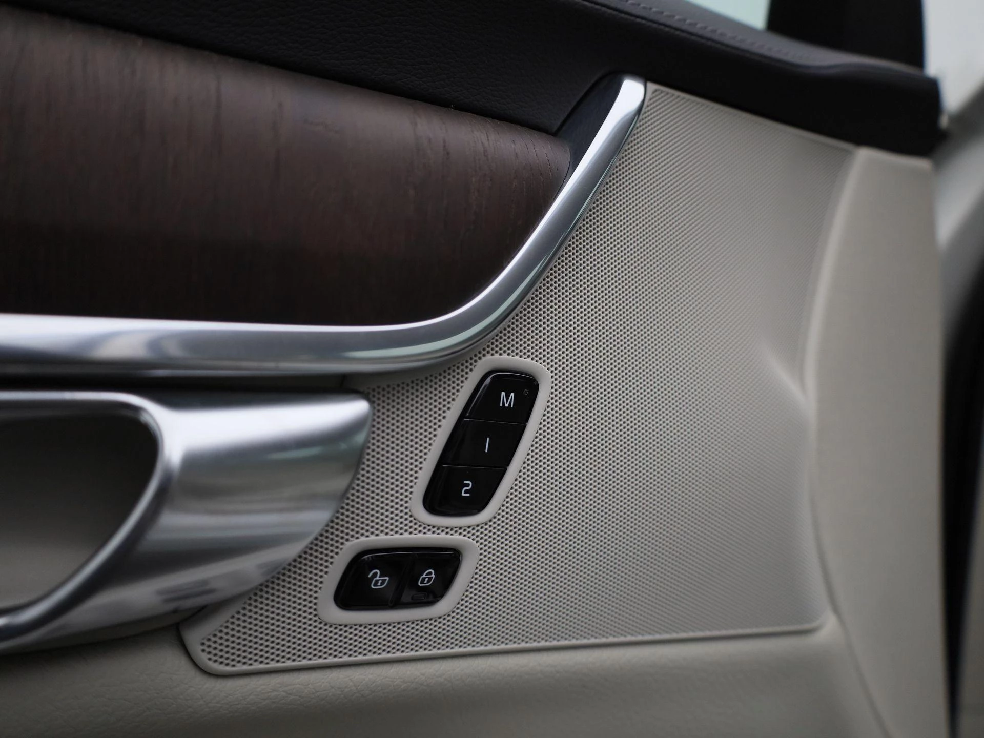 Volvo-V90-image-31