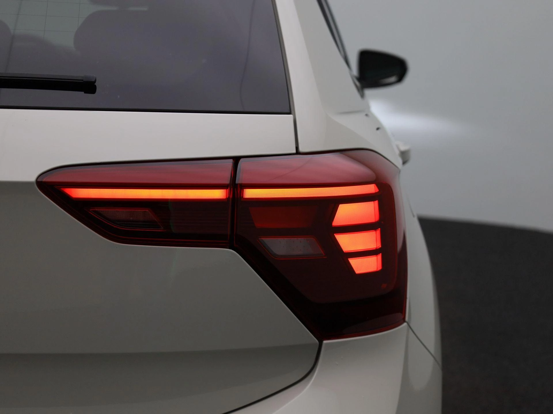 Volkswagen-Polo-image-33