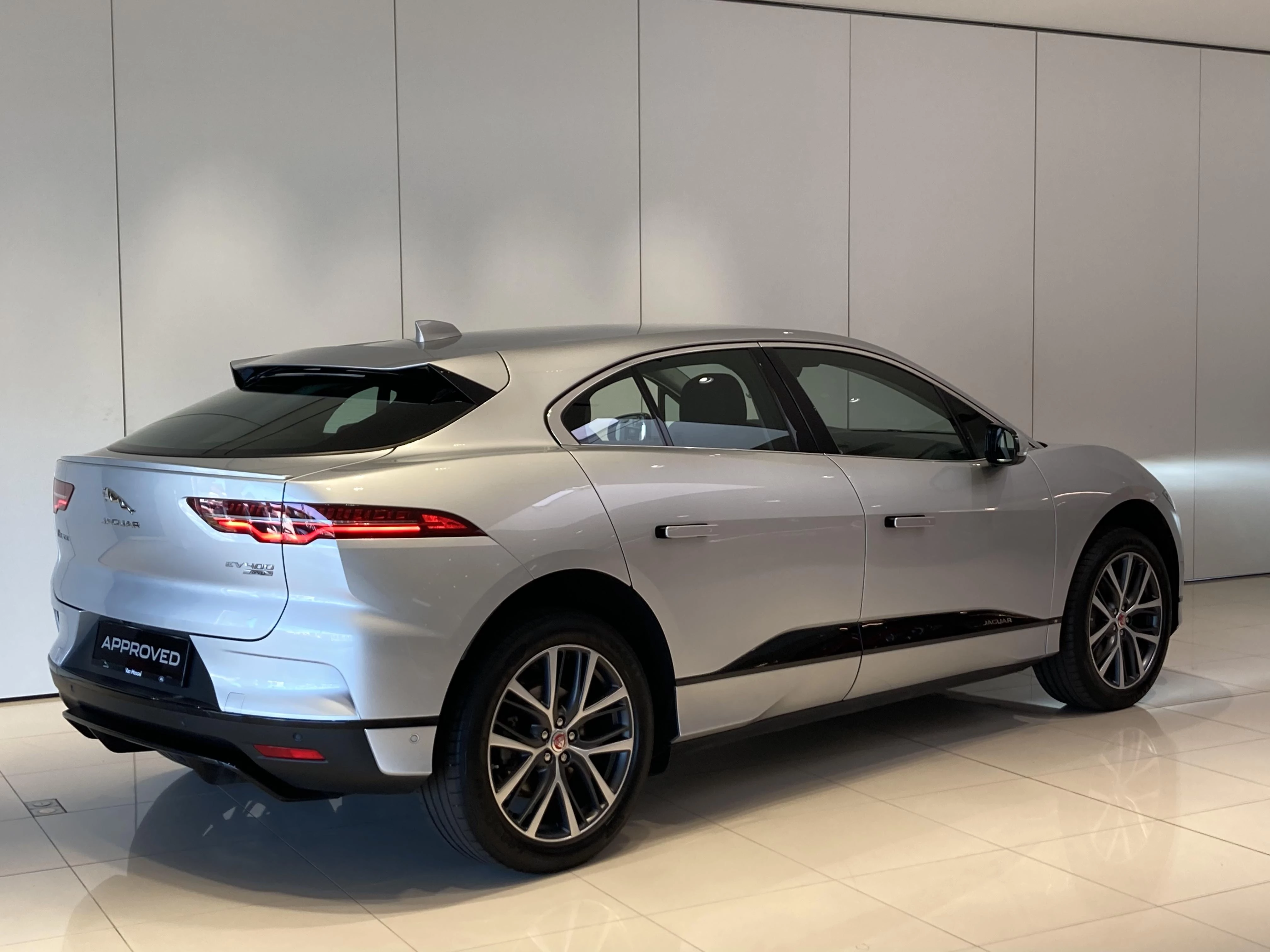Jaguar-I-PACE-image-1