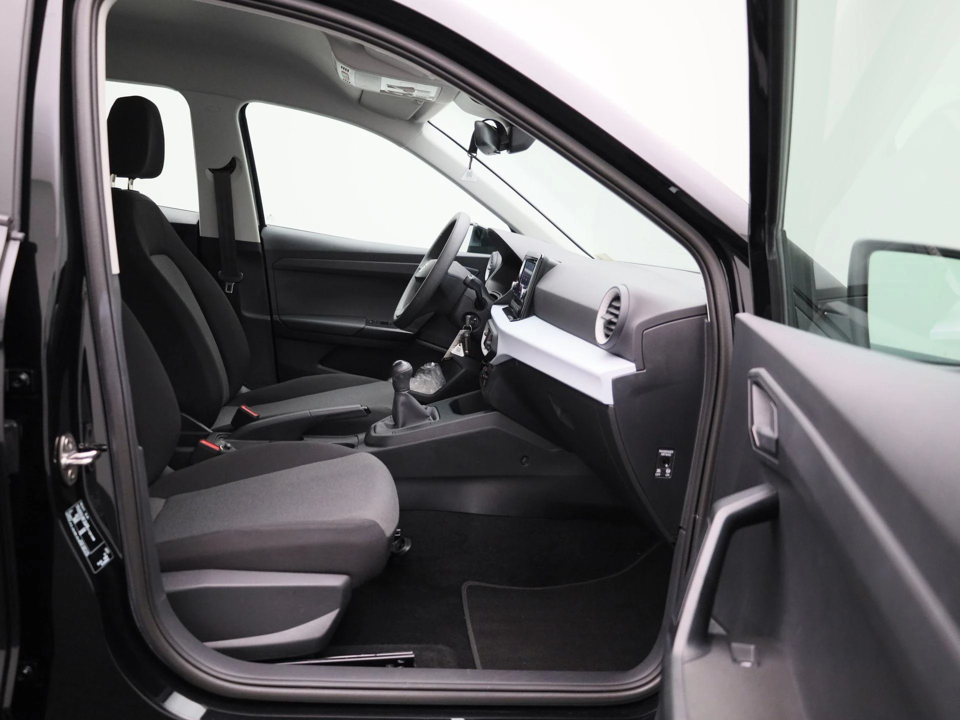 SEAT-Arona-image-32