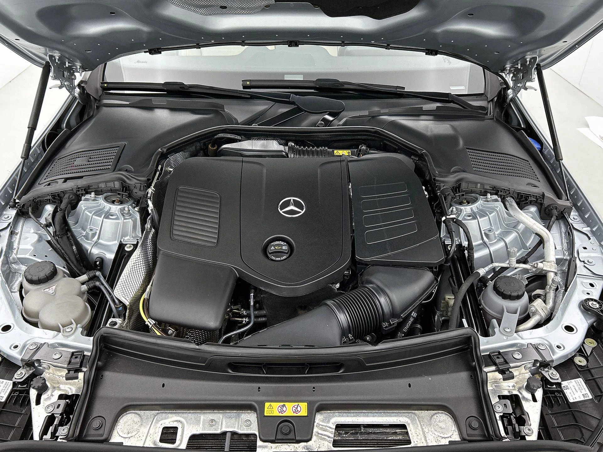 Mercedes-Benz-C-Klasse-image-15