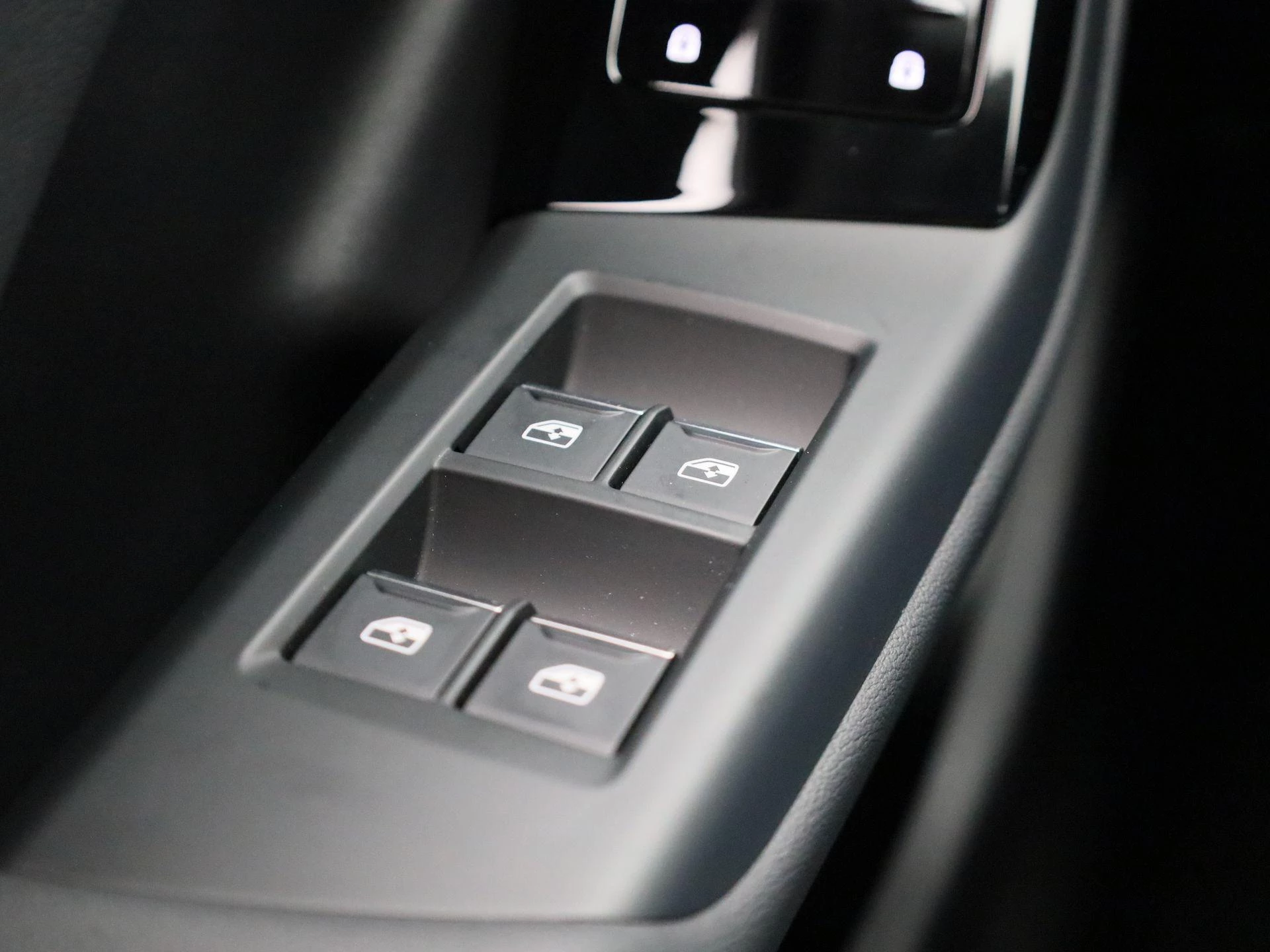 Audi-Q6 e-tron-image-35