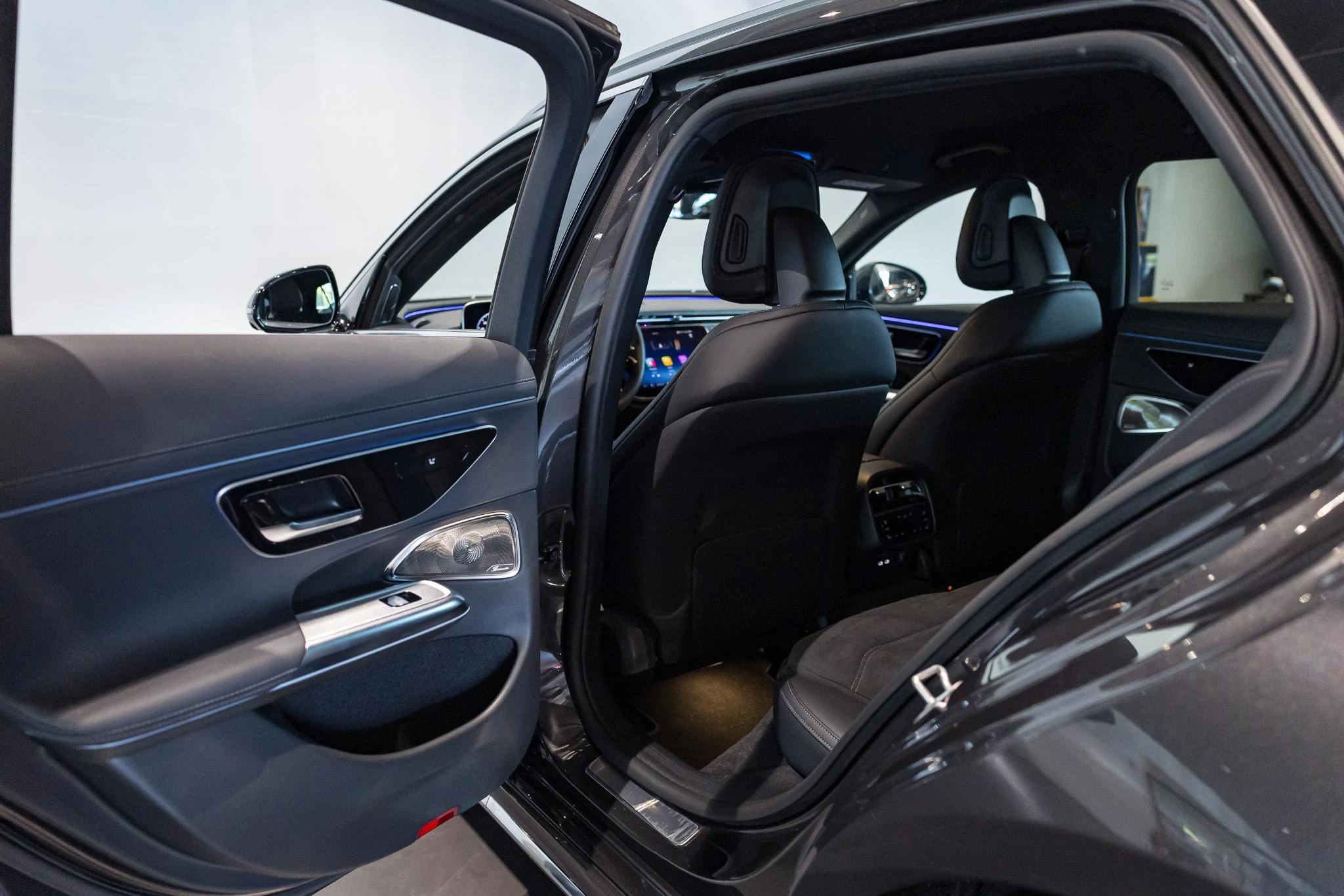 Mercedes-Benz-E-Klasse-image-15