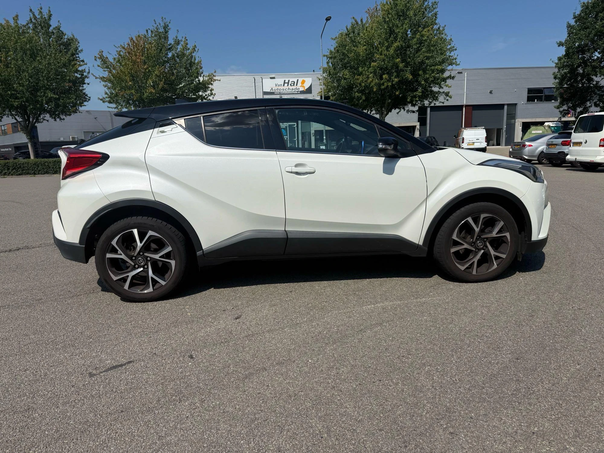 Toyota C-HR 1.2 Bi-Tone 116 PK