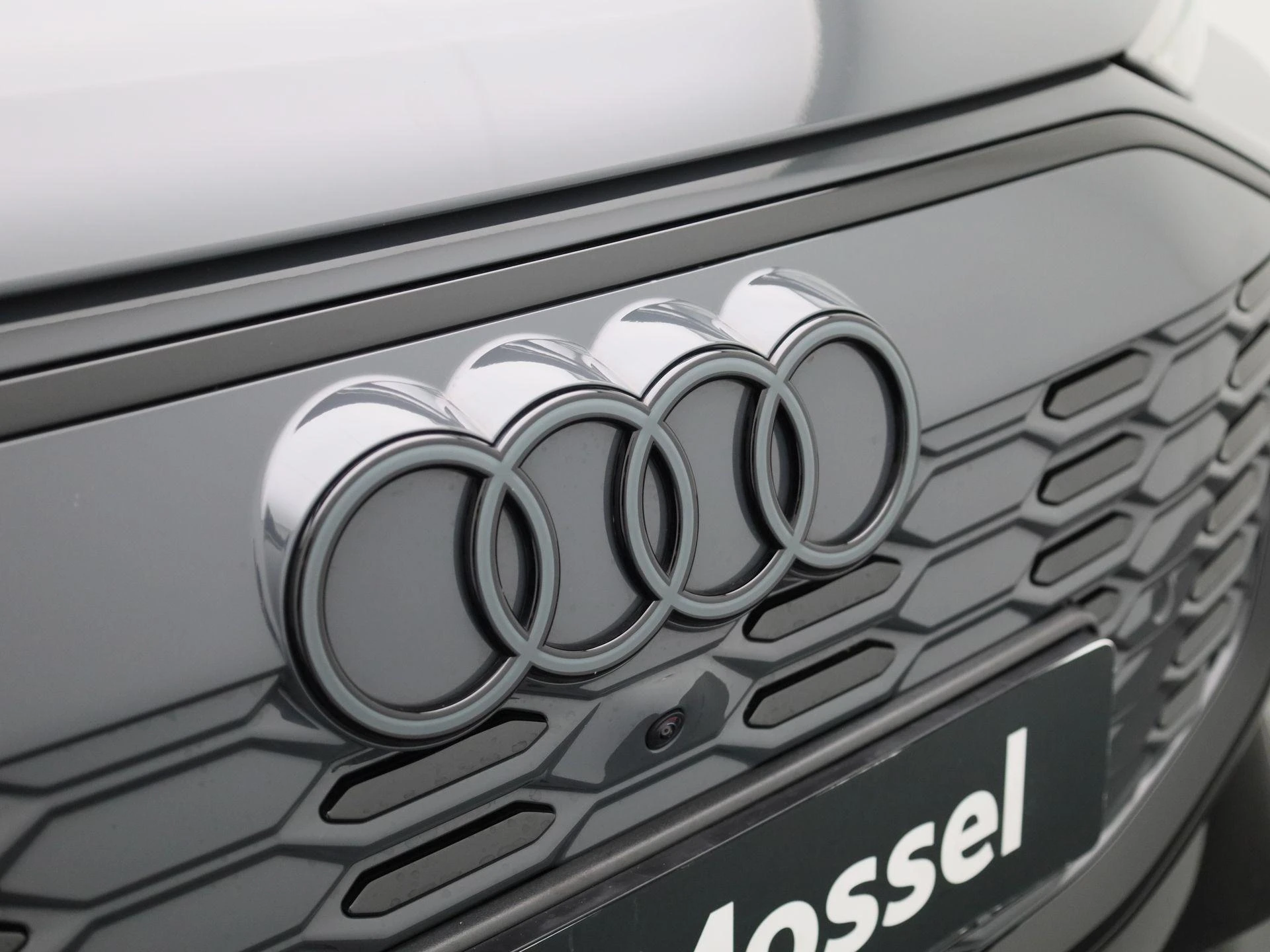 Audi-Q6 e-tron-image-42