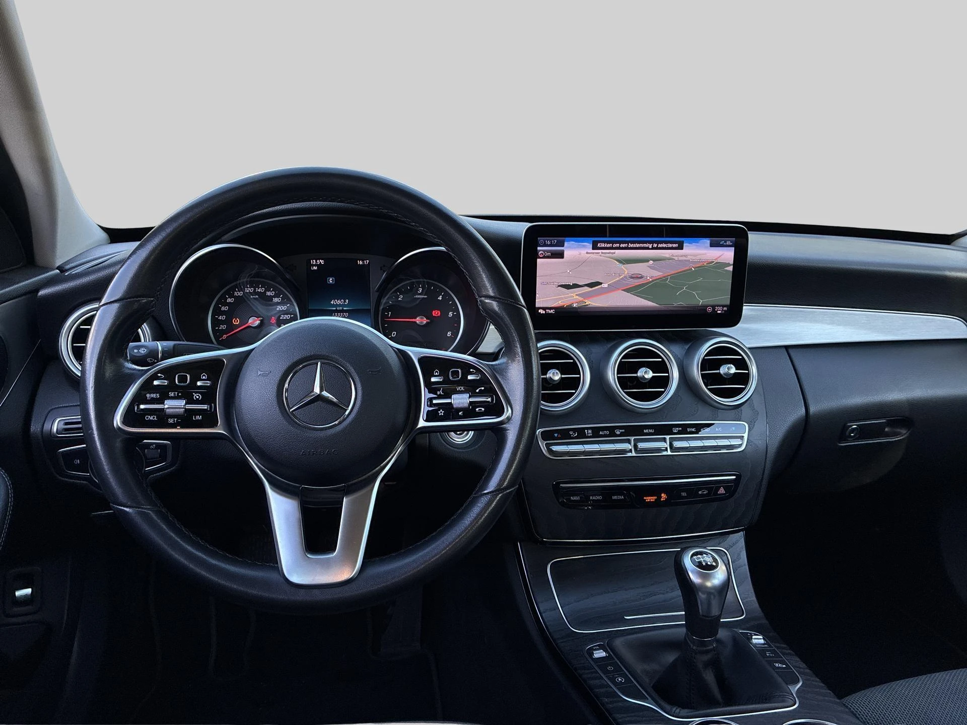 Mercedes-Benz-C-Klasse-image-12
