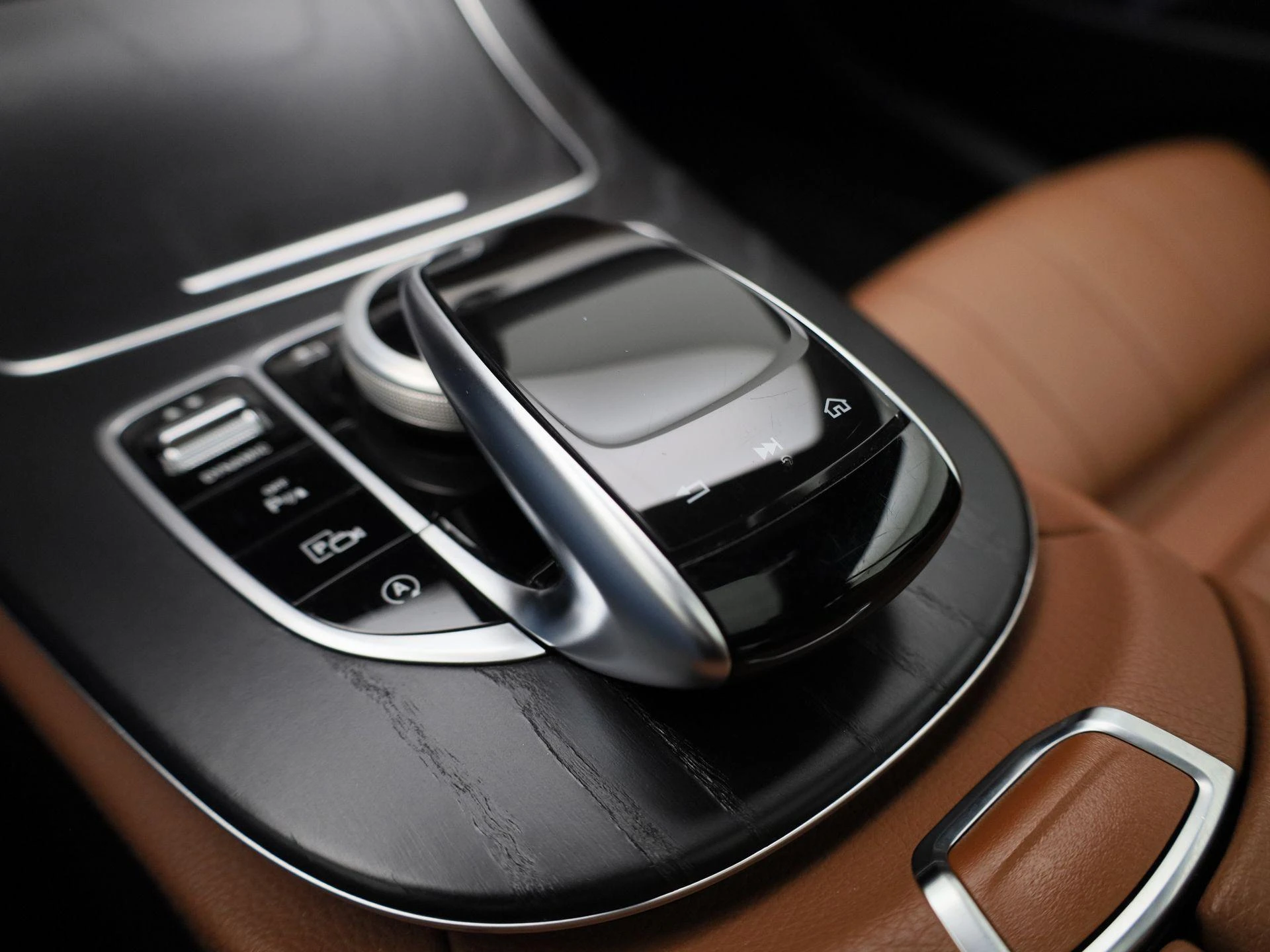 Mercedes-Benz-E-Klasse-image-33