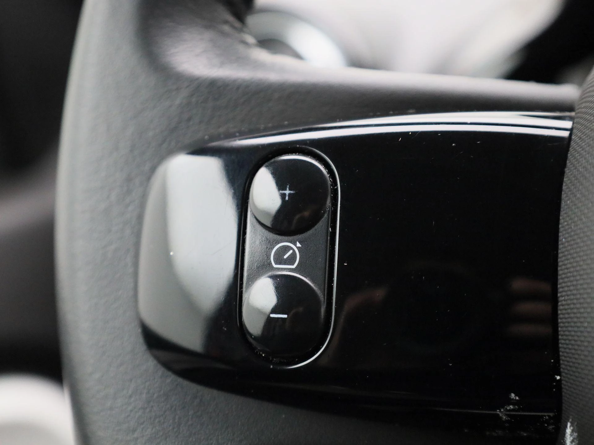 Renault-Twingo-image-17