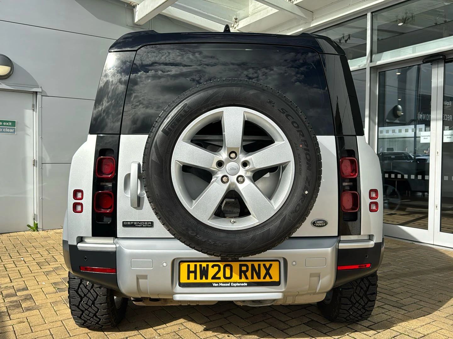 Land Rover-Defender-image-5