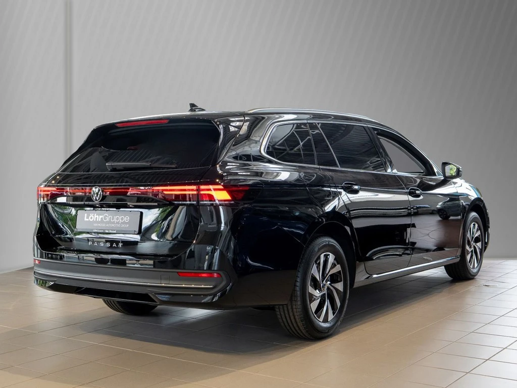 Volkswagen-Passat-image-3