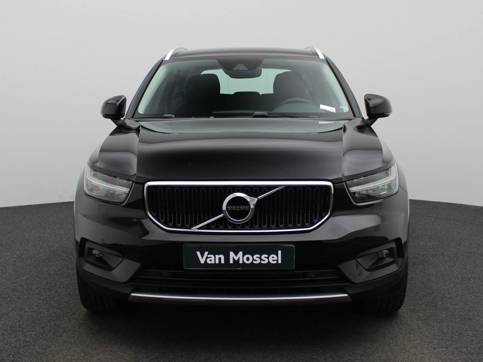 Volvo-XC40-image-2
