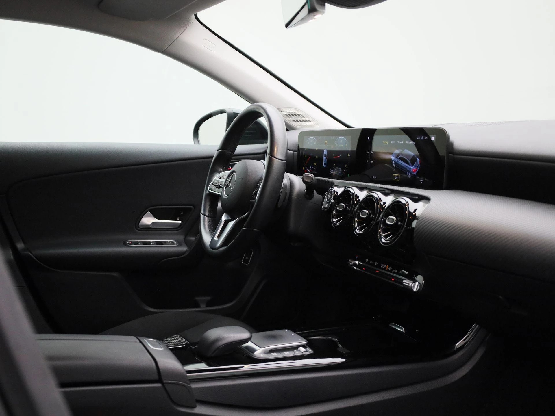 Mercedes-Benz-A-Klasse-image-31