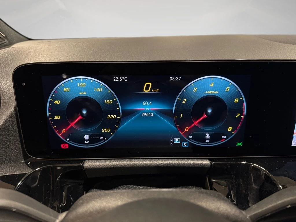 Mercedes-Benz-GLA 250-image-6