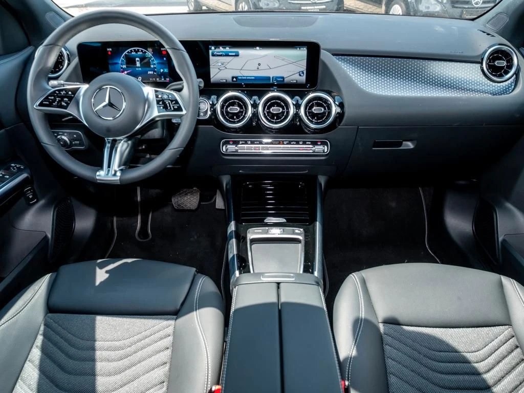 Mercedes-Benz-GLA 200 d-image-13