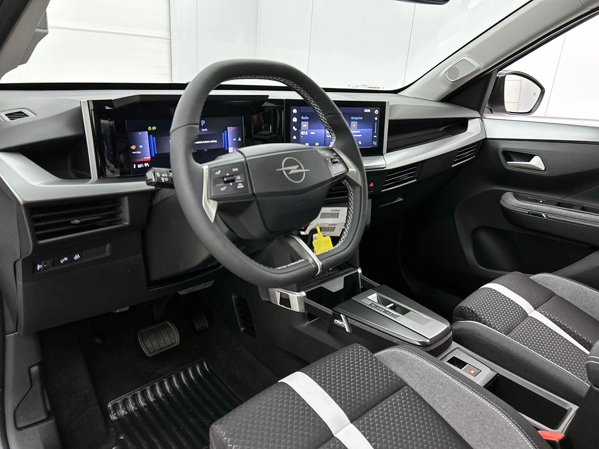 Opel-Frontera-image-19