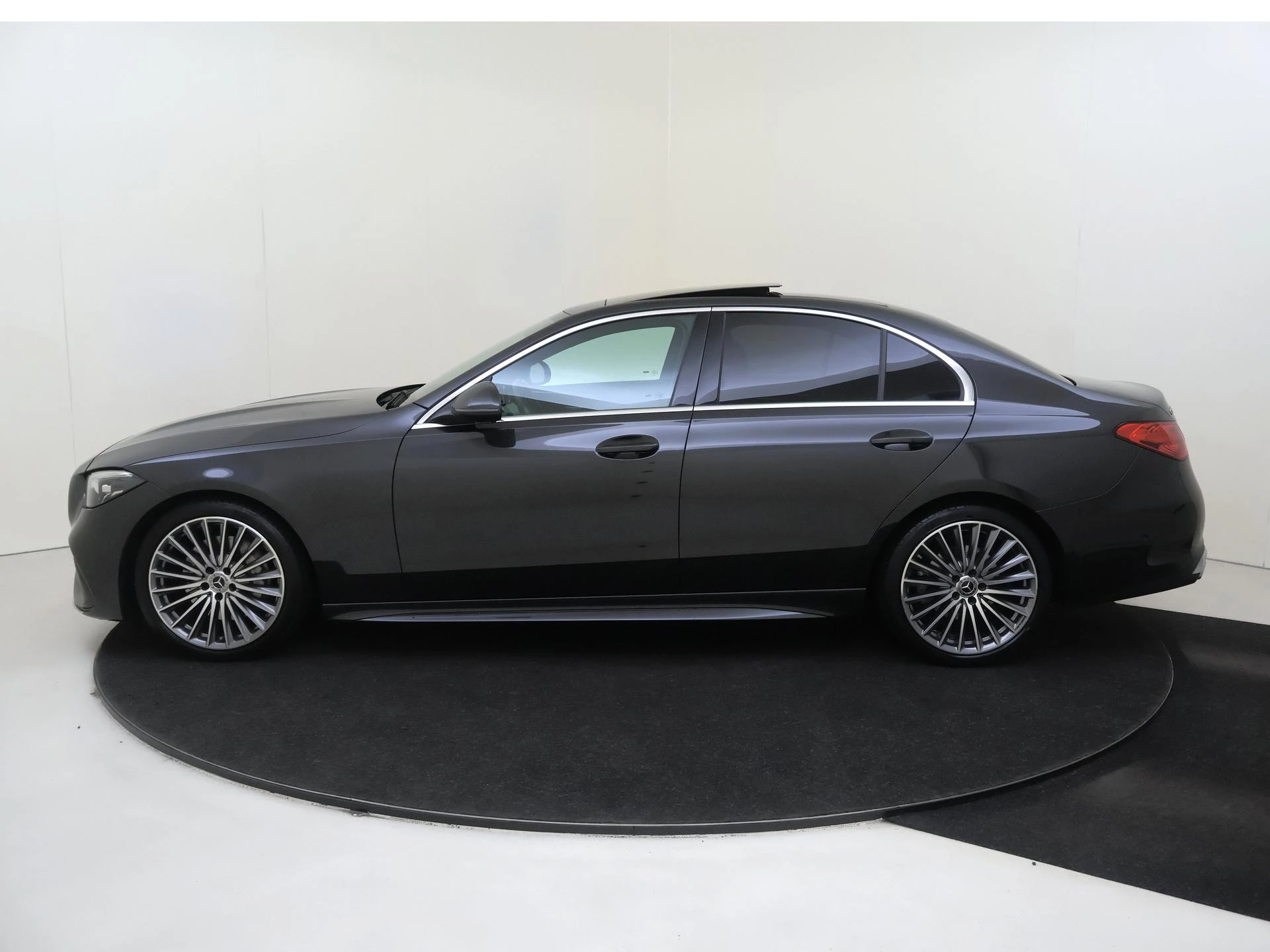 Mercedes-Benz-C-Klasse-image-7