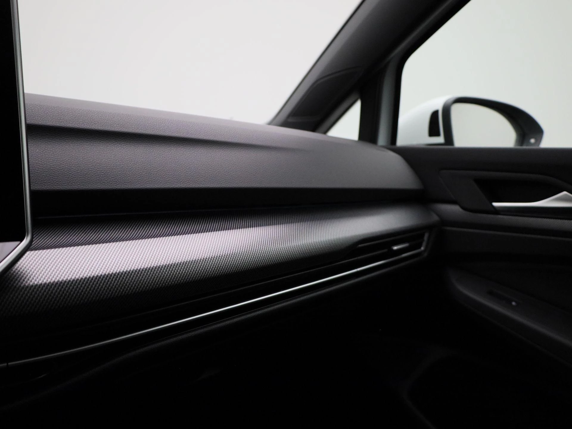 Volkswagen-Golf-image-25