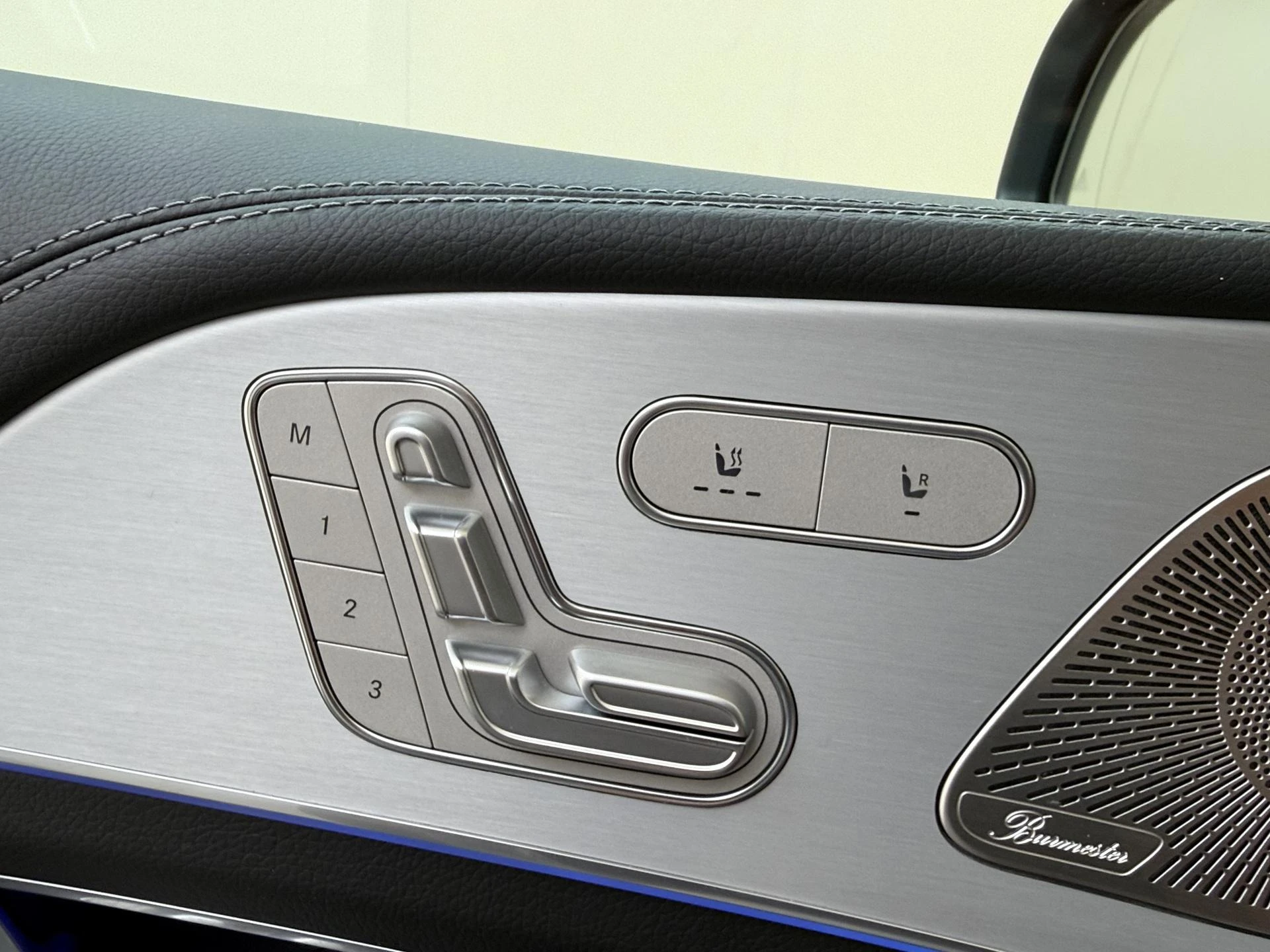 Mercedes-Benz-GLE-image-25