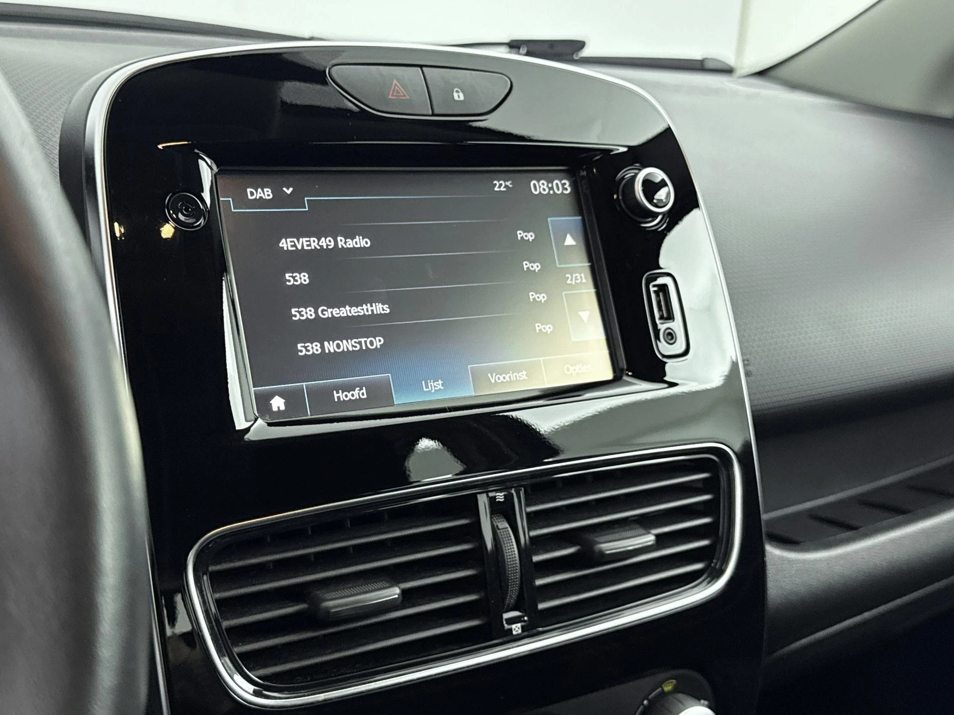 Renault-Clio-image-6