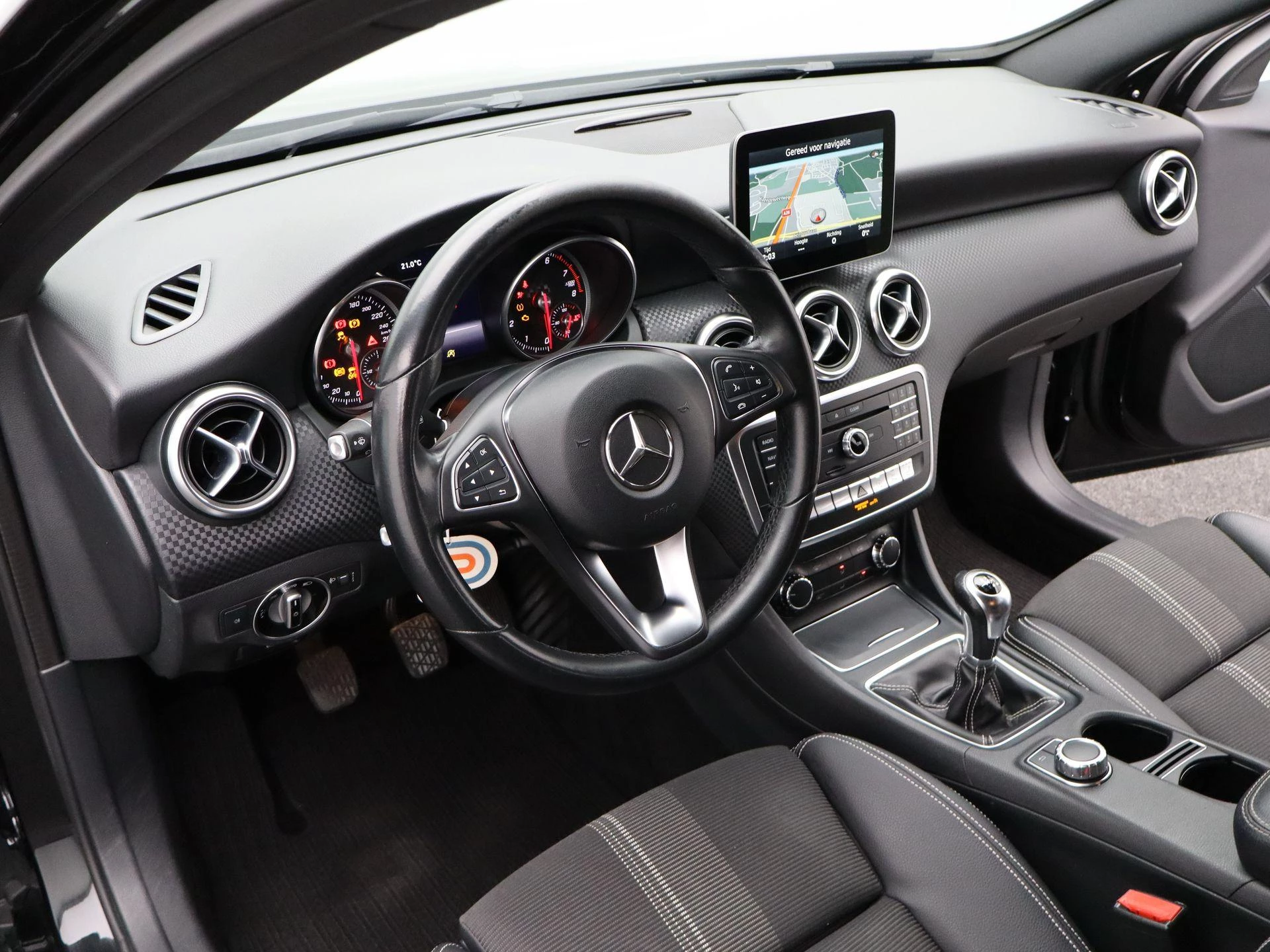 Mercedes-Benz-A-Klasse-image-26