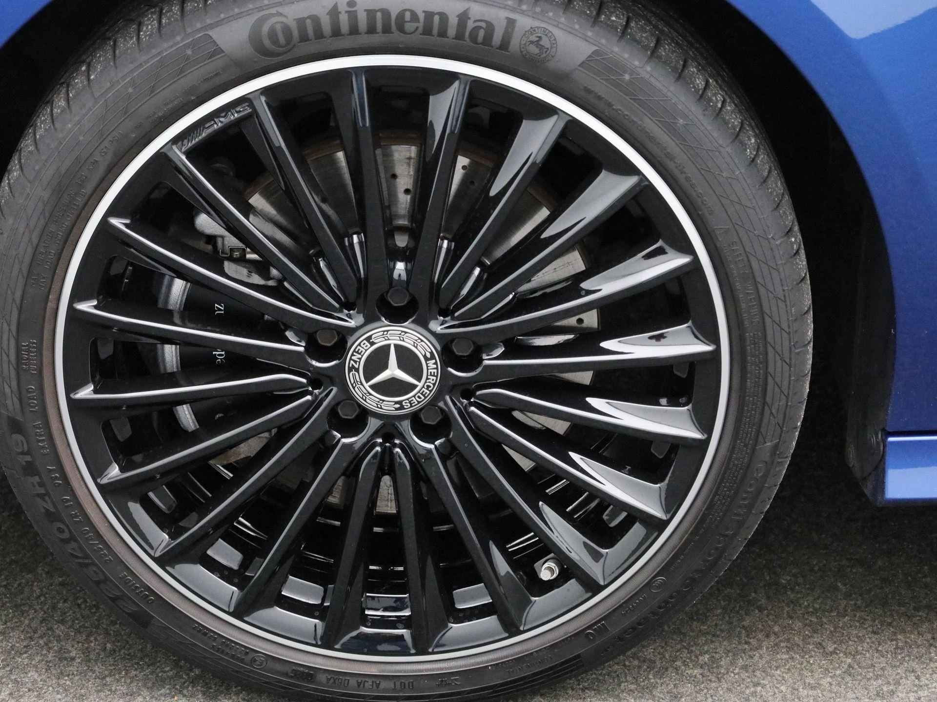 Mercedes-Benz-CLA-image-12