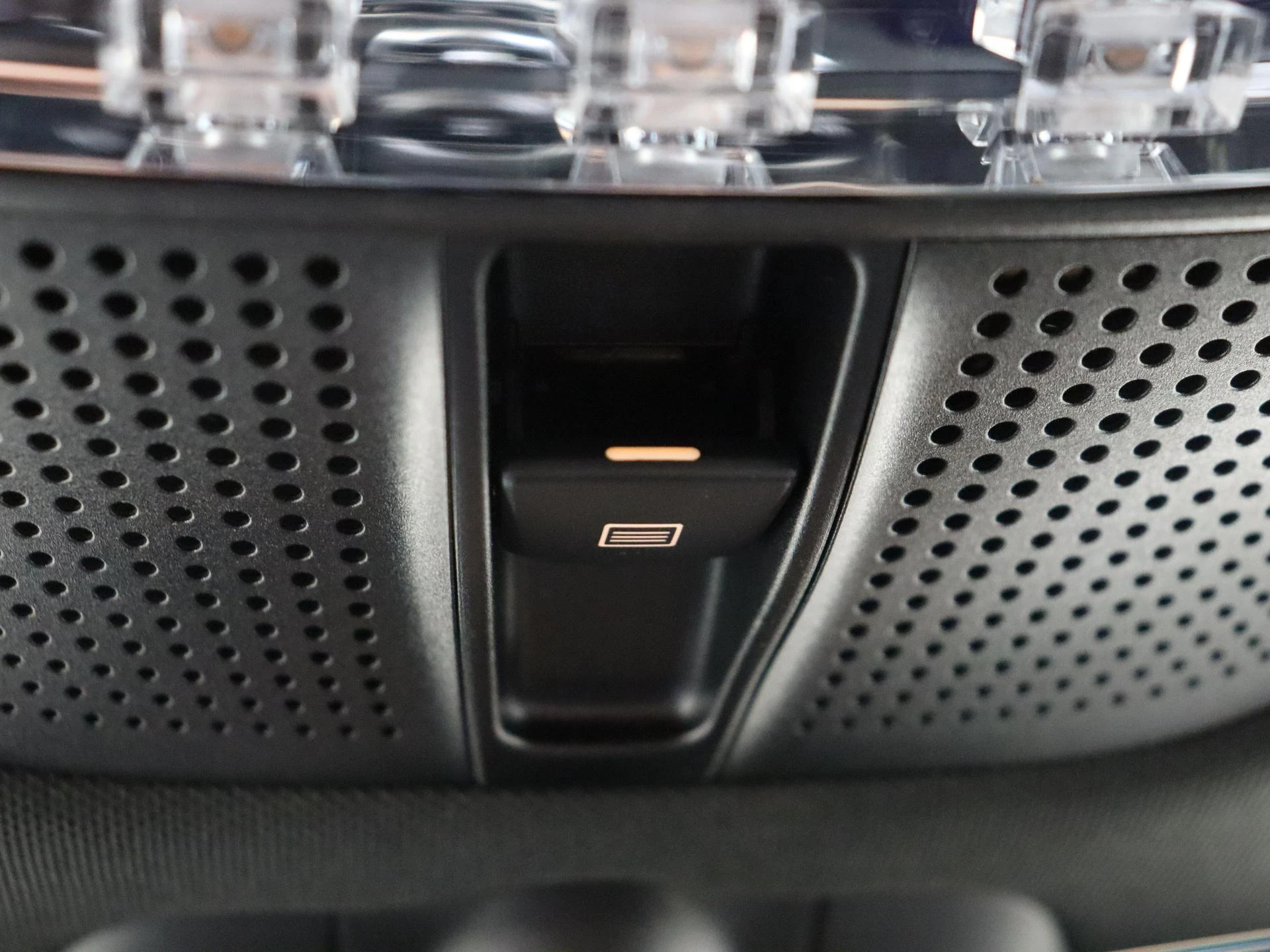 Mercedes-Benz-GLC-image-24