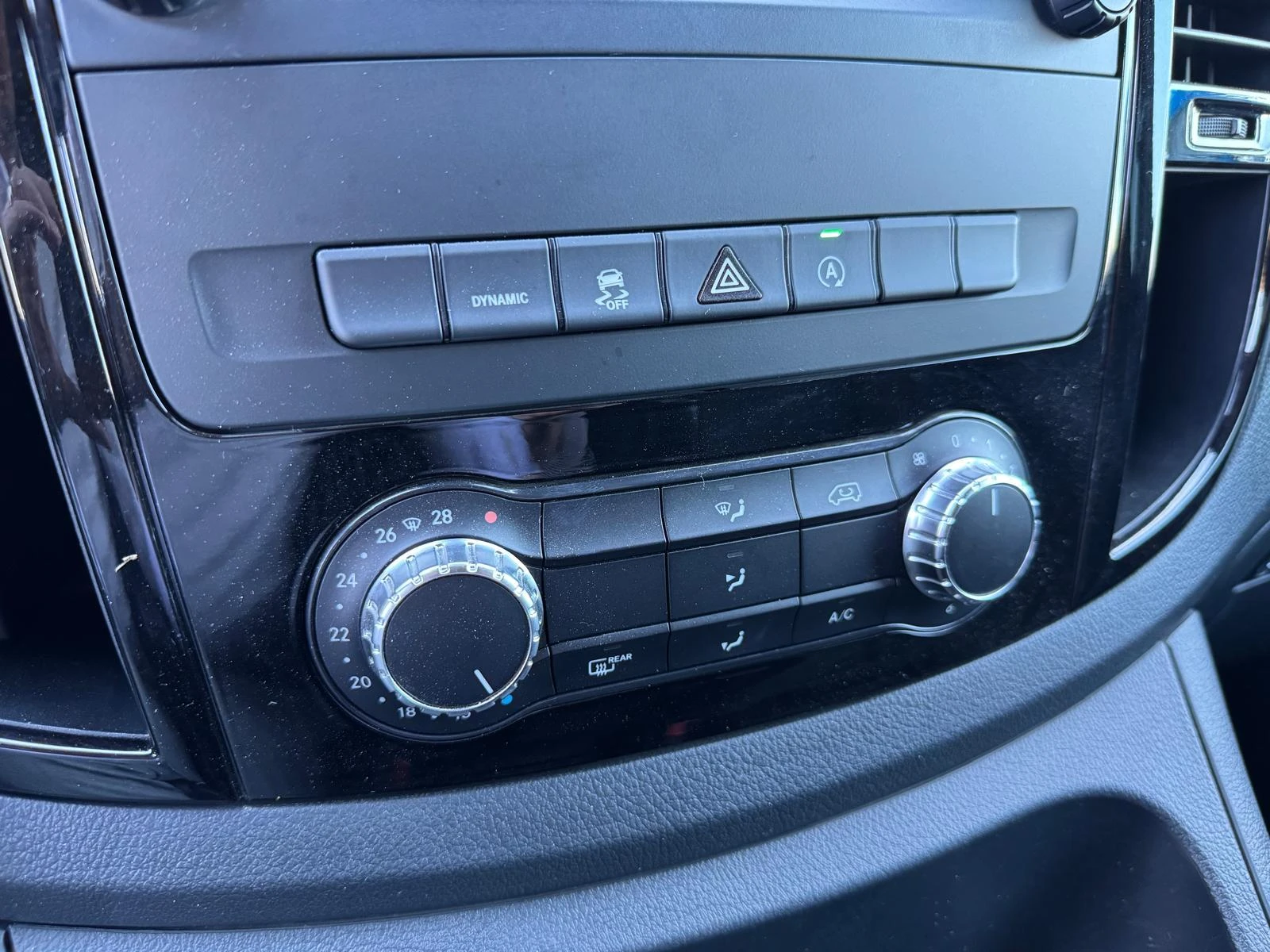 Mercedes-Benz-Vito-image-16
