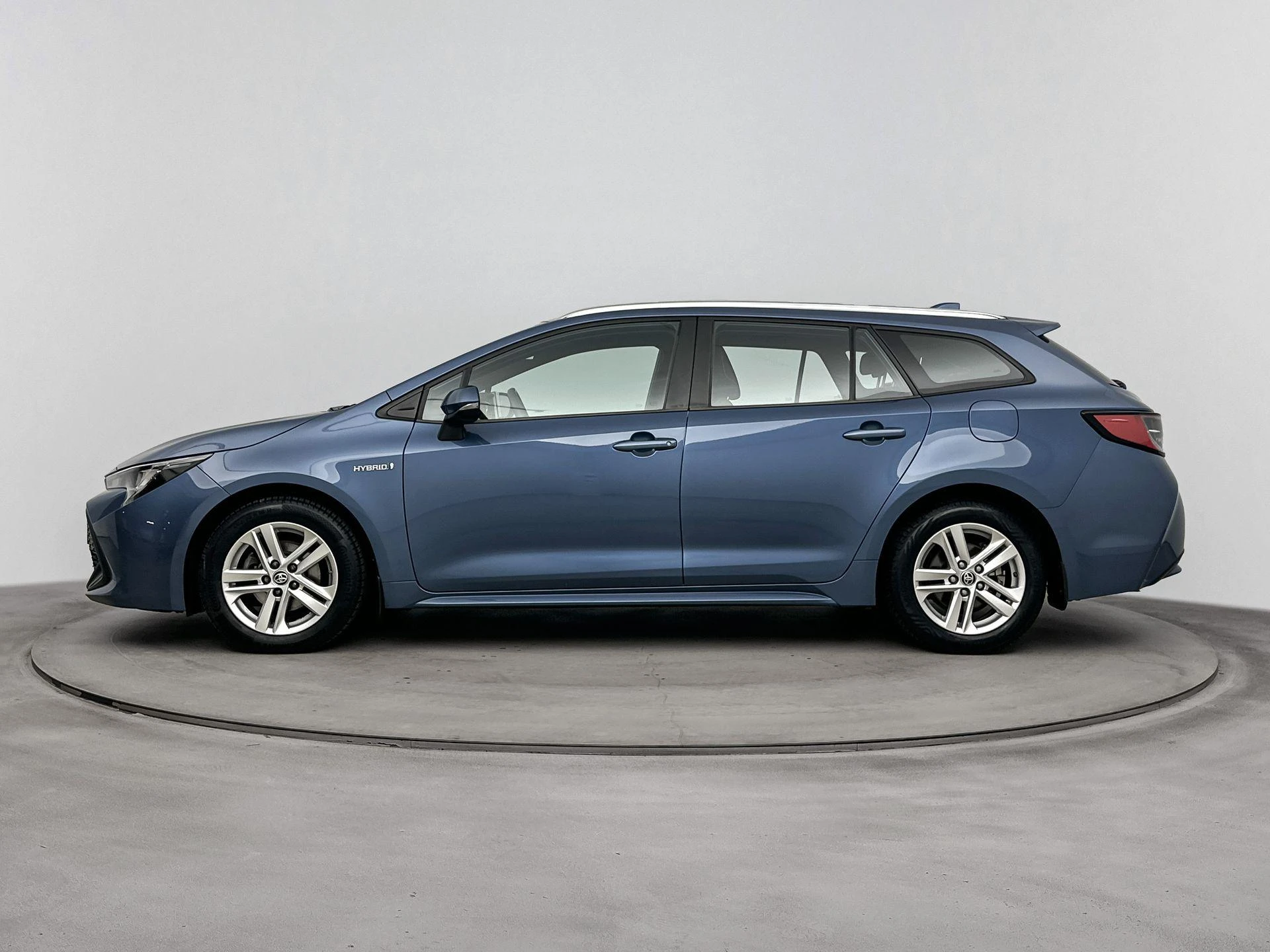 Toyota-Corolla Touring Sports-image-1
