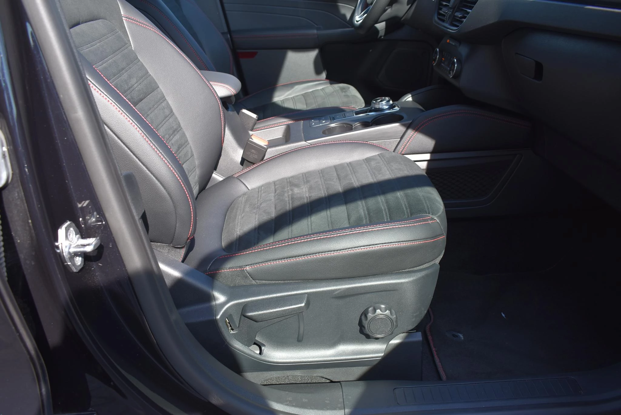 Ford-Kuga-image-25