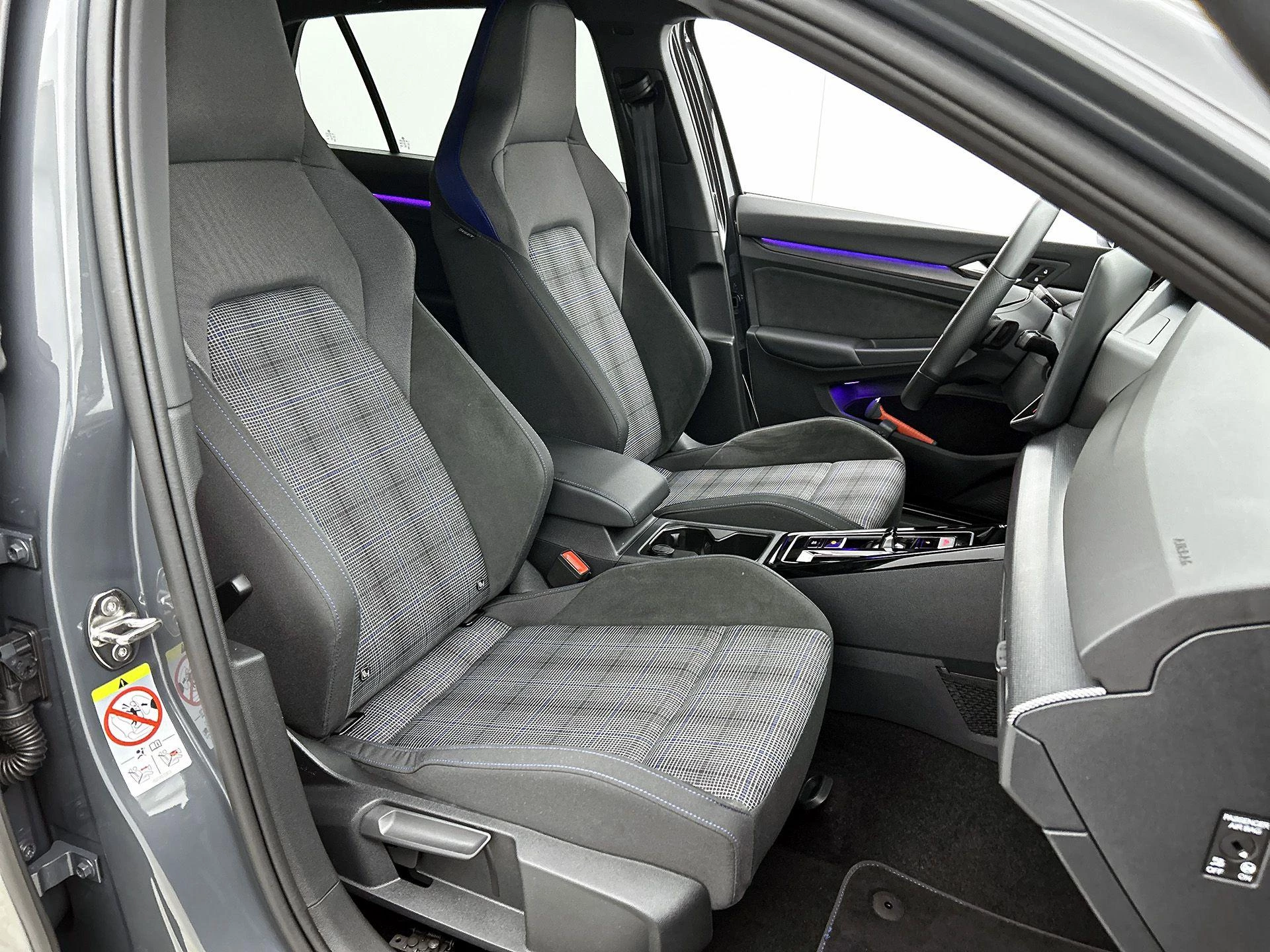 Volkswagen-Golf-image-39