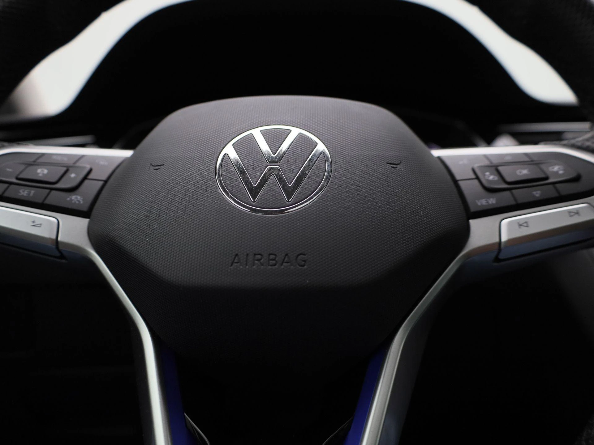 Volkswagen-Passat-image-33